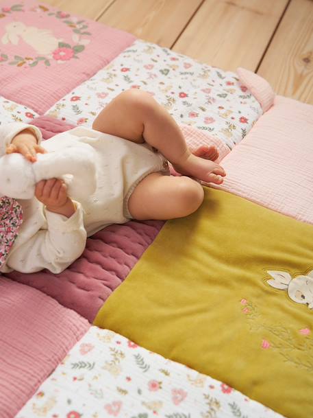 Tapis de sol / fond de parc patchwork LAPIN ENCHANTÉ vieux rose 