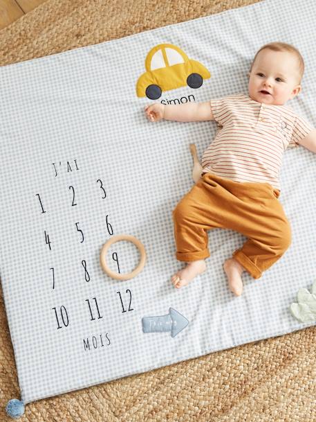 Tapis photo bébé personnalisable en gaze de coton EN VOITURE SIMON ! bleu 