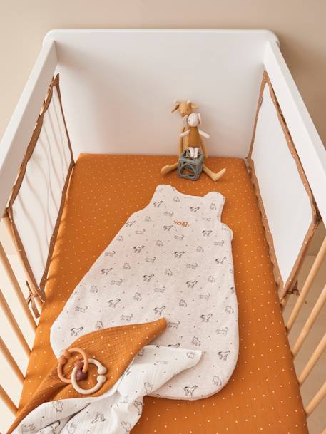 Baby Bettumrandung WELTENBUMMLER aus Mesh ecru/karamel 
